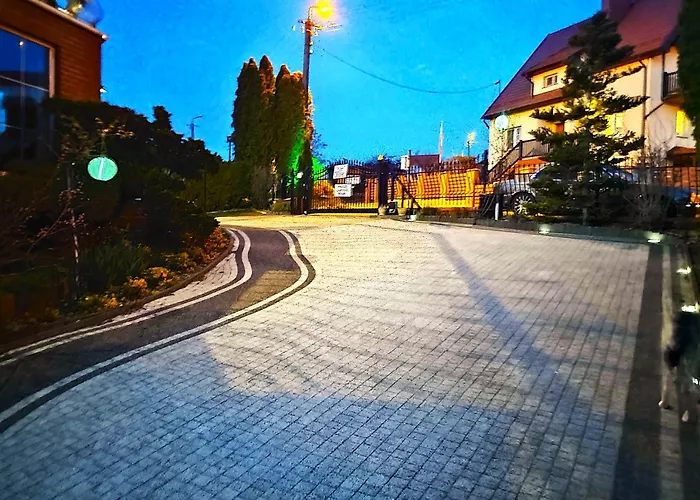Cyklada, Sniadania, Jezioro,Przystan,Tawerna -200M, Park Linowy-400M, Centrum,Aquapark-900M